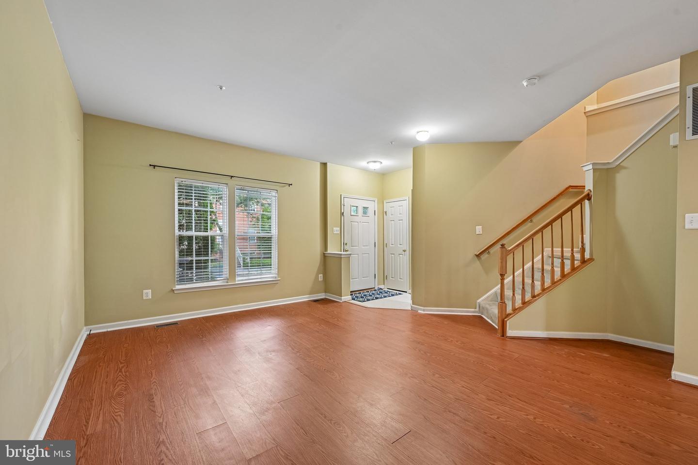 1724 Emory St Property Photo 8