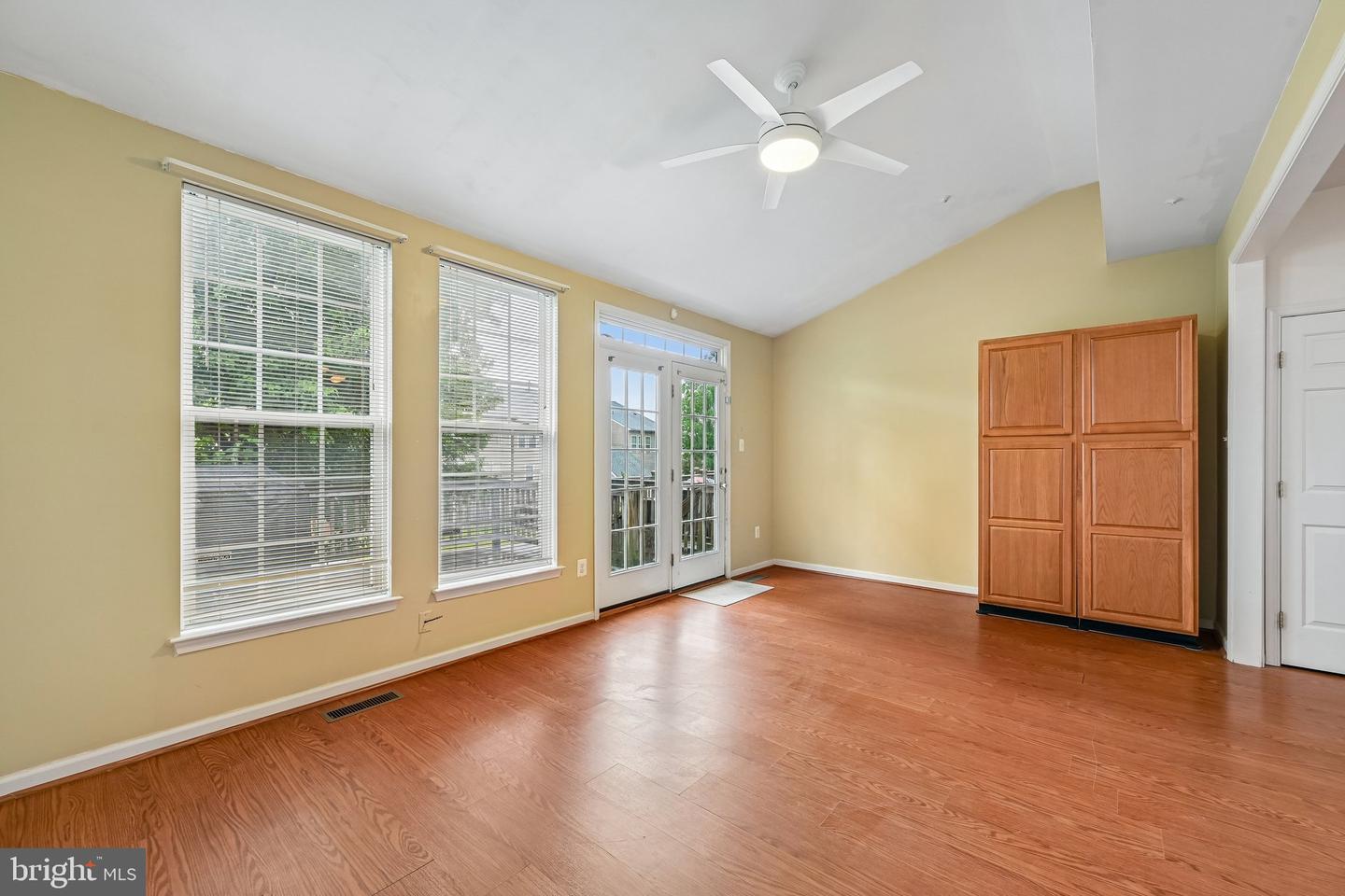 1724 Emory St Property Photo 12