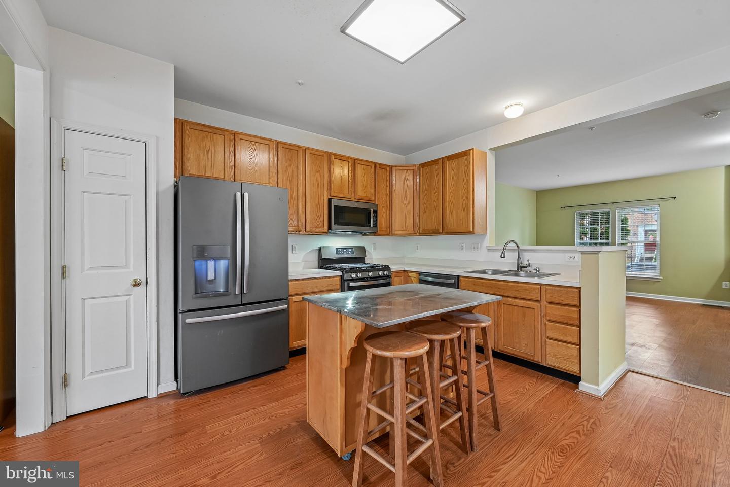 1724 Emory St Property Photo 17