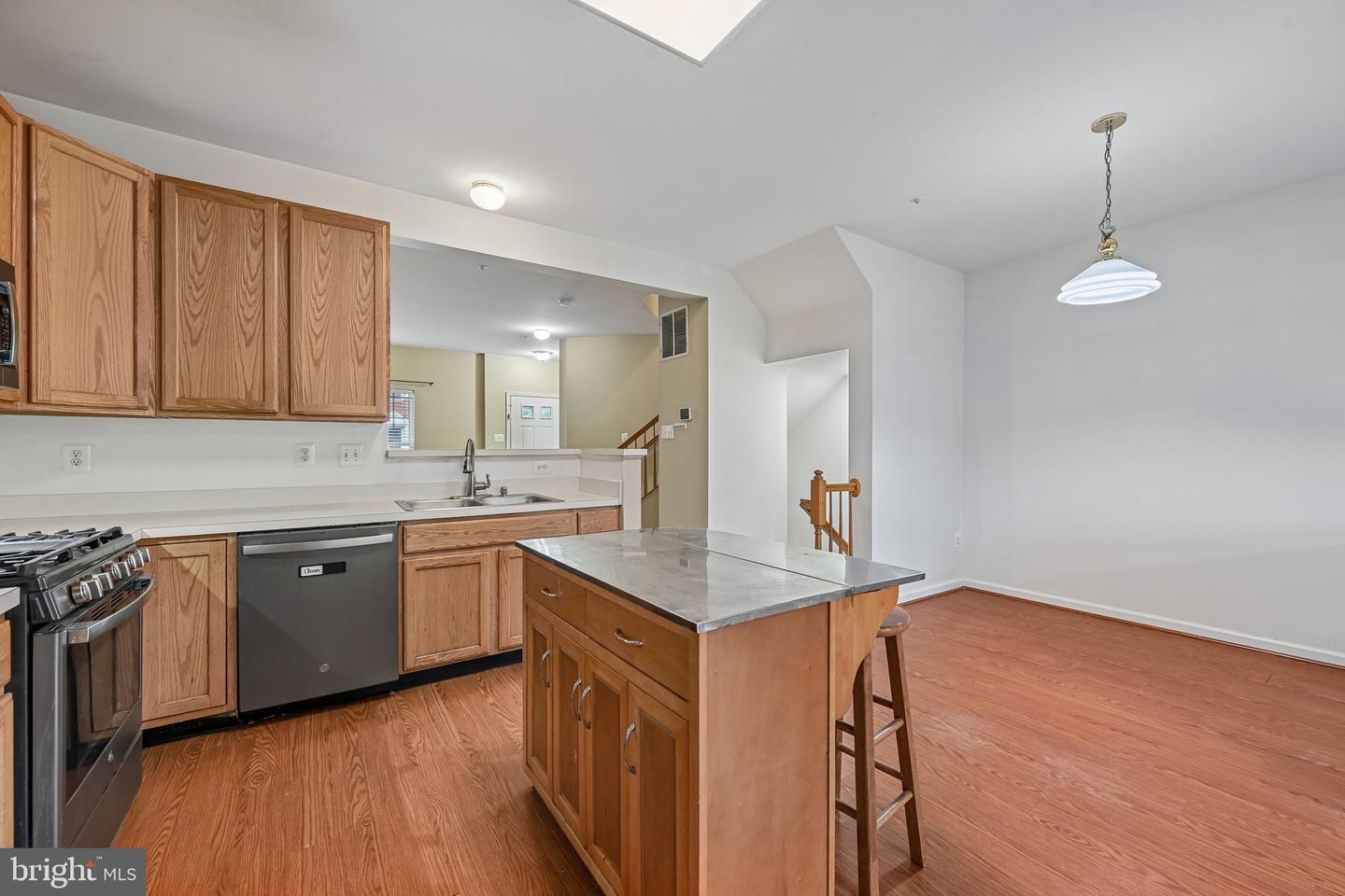 1724 Emory St Property Photo 20