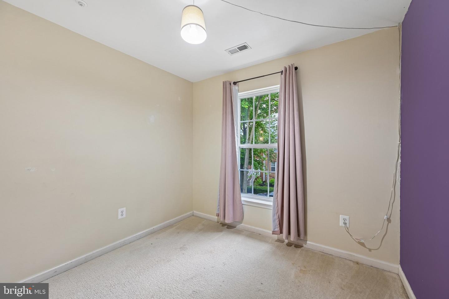 1724 Emory St Property Photo 23