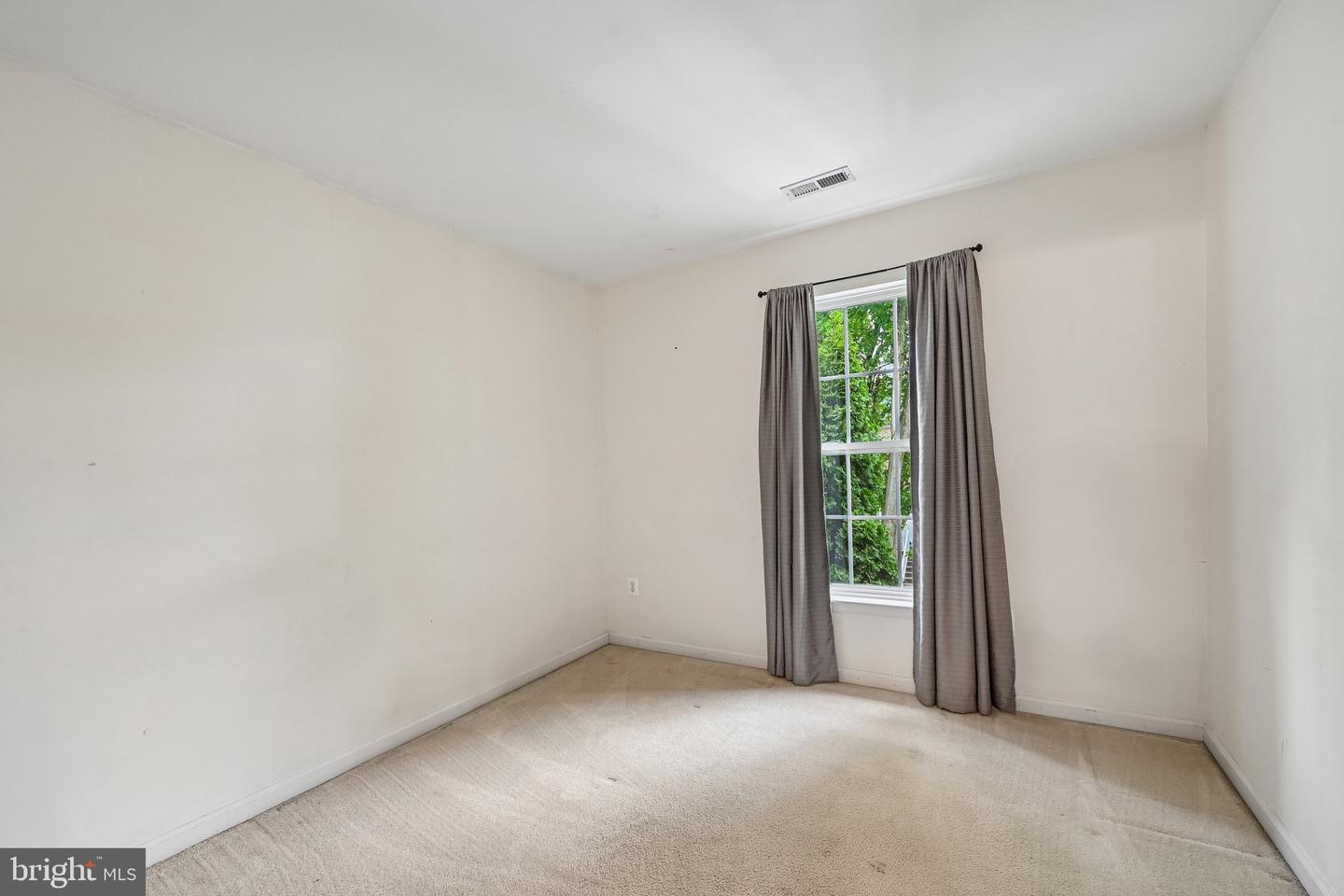 1724 Emory St Property Photo 25