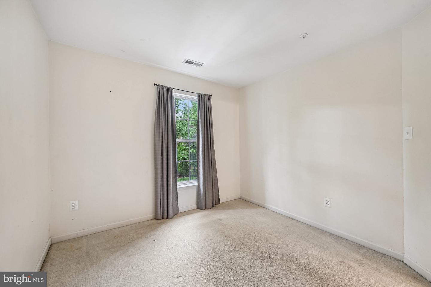 1724 Emory St Property Photo 26