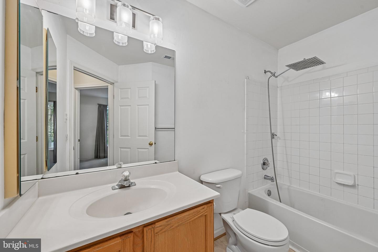 1724 Emory St Property Photo 28