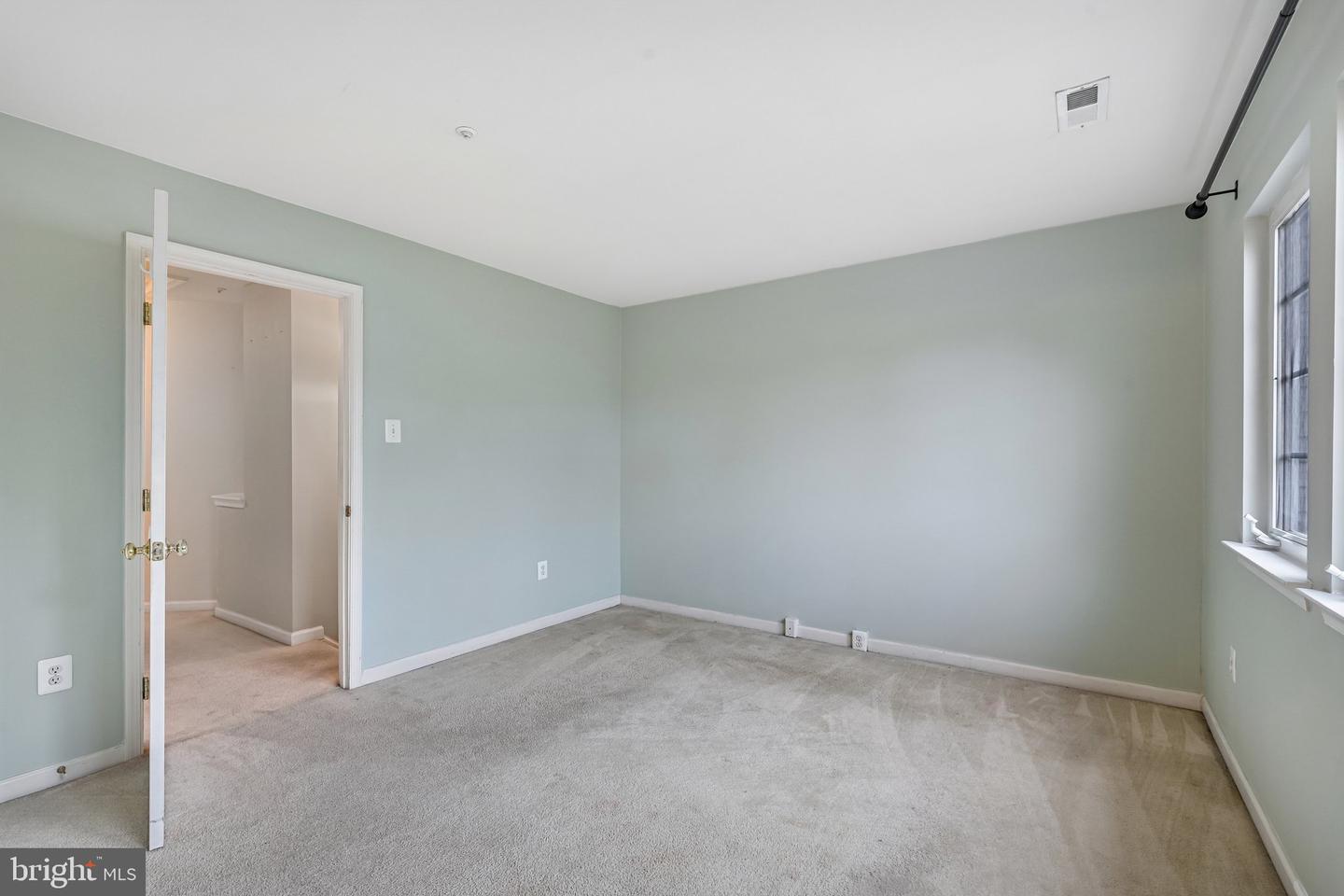 1724 Emory St Property Photo 30