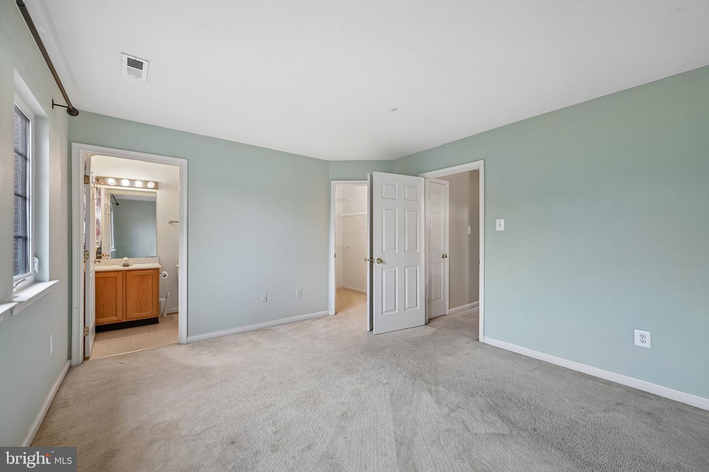 1724 Emory St Property Photo 31