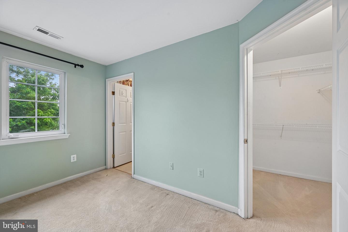 1724 Emory St Property Photo 34