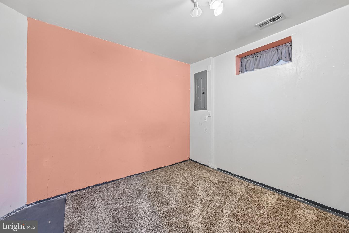 1724 Emory St Property Photo 40