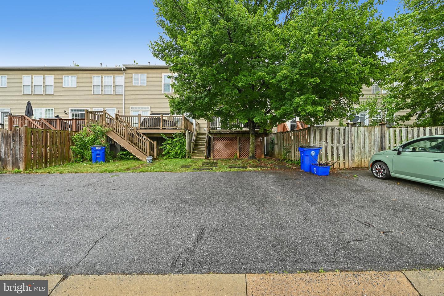 1724 Emory St Property Photo 46