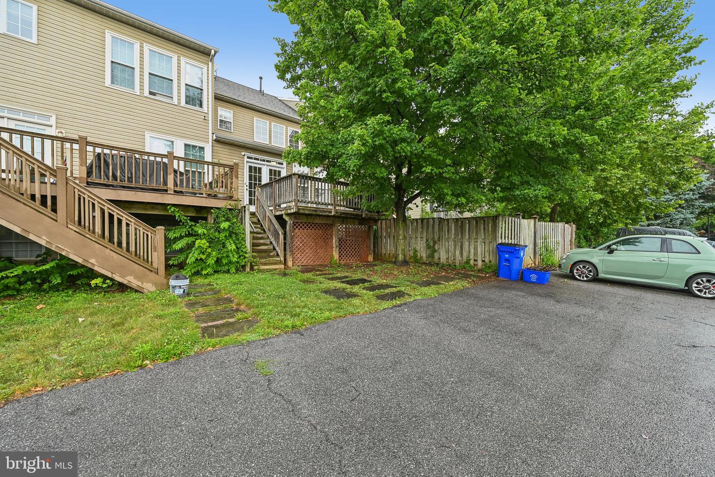 1724 Emory St Property Photo 47