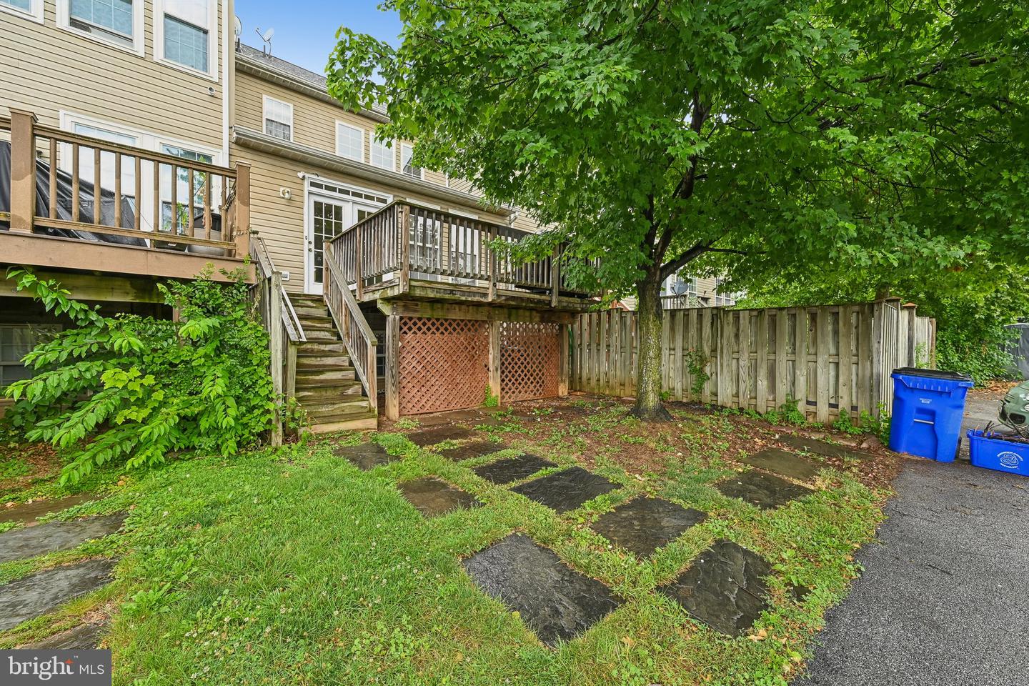 1724 Emory St Property Photo 48