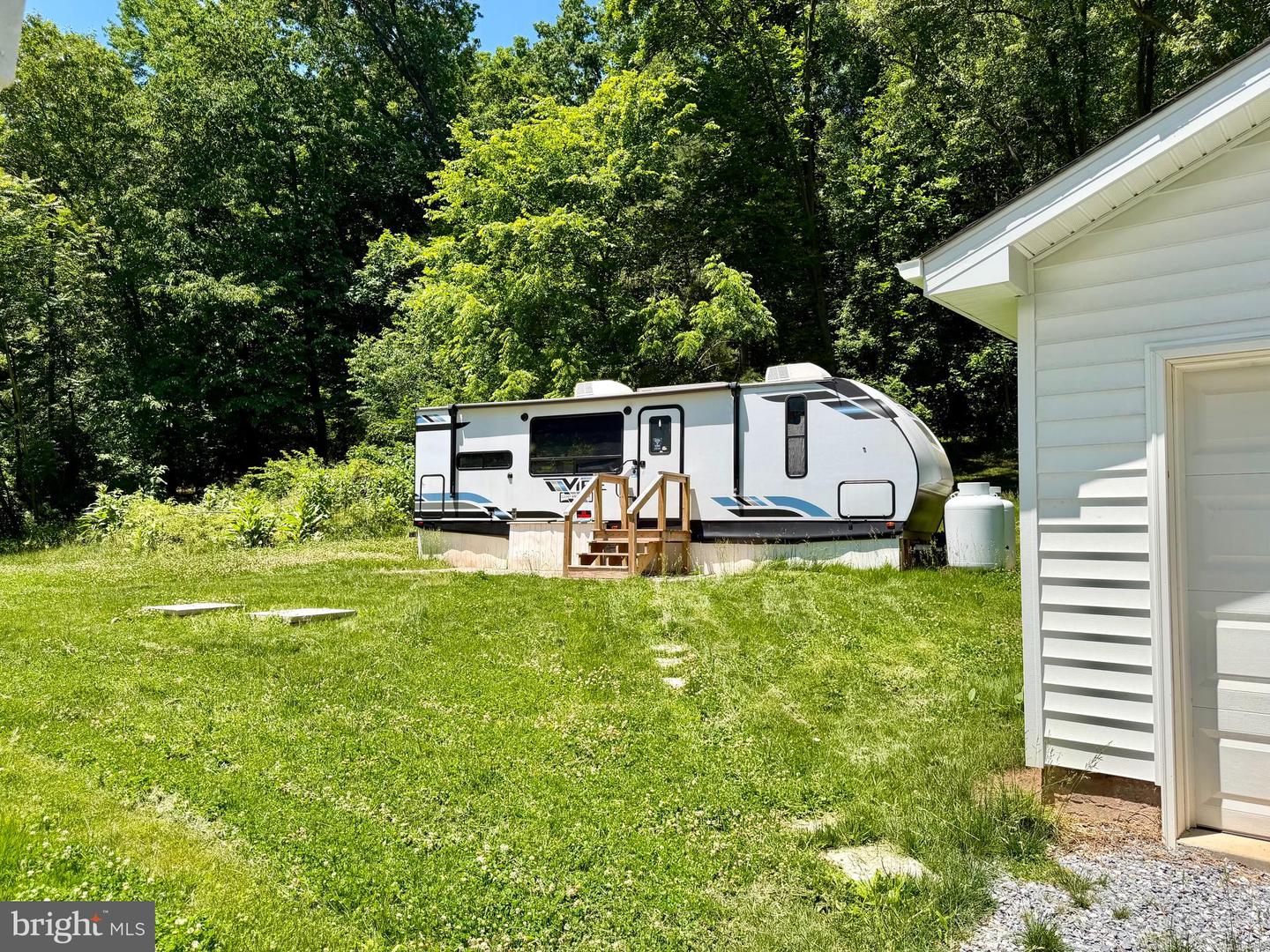 10121 Putman Rd Property Photo 4