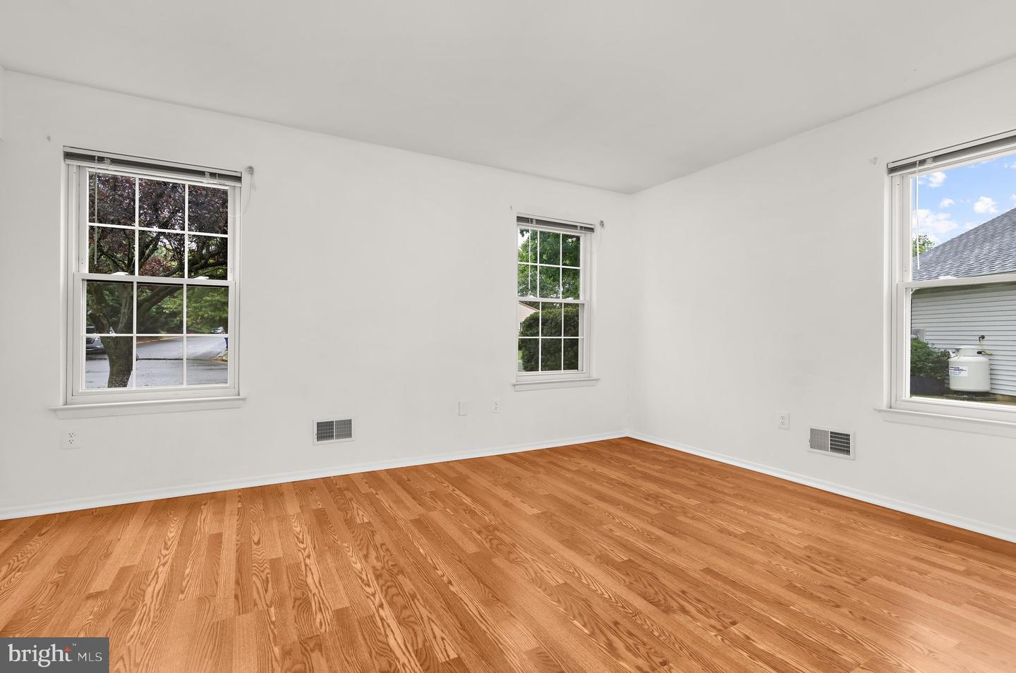 5714 Tamarack Ave Property Photo 20