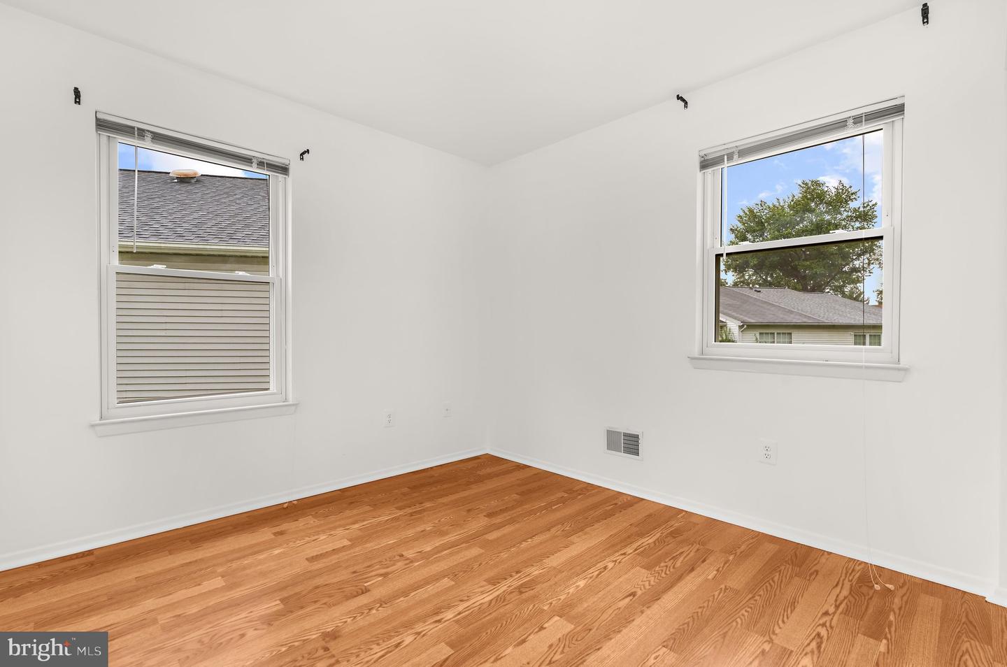 5714 Tamarack Ave Property Photo 24