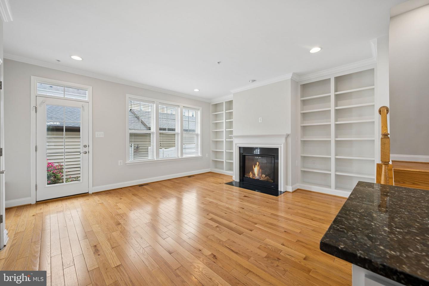 1142 Holden Rd Property Photo 4