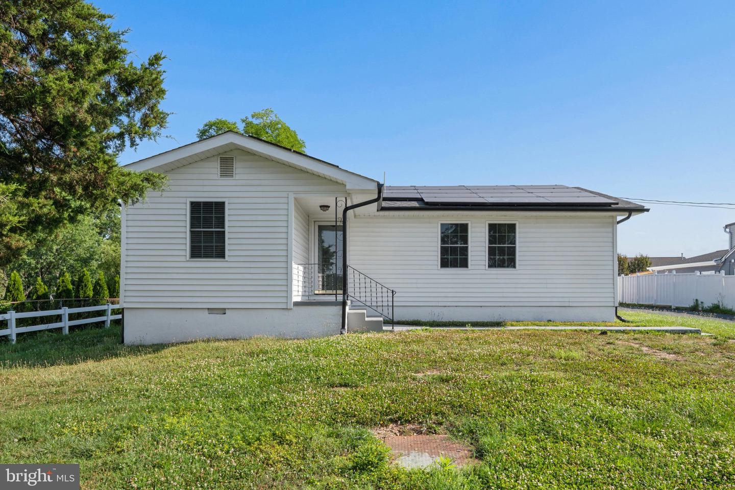 5941 Bartonsville Rd Property Photo 1