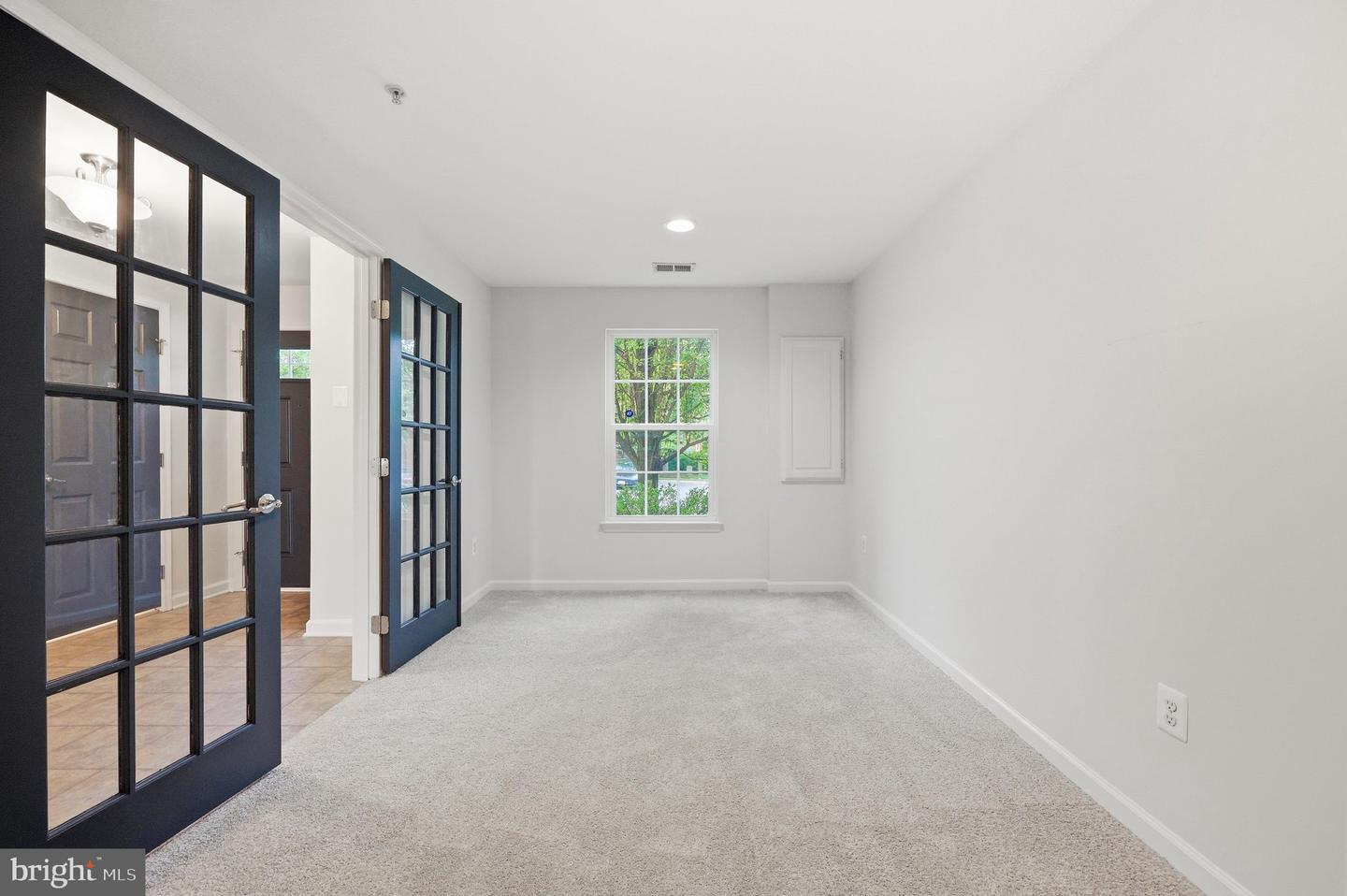 2075 Spring Run Cir Property Photo 6