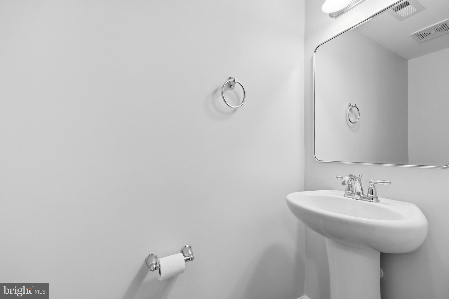 2075 Spring Run Cir Property Photo 7