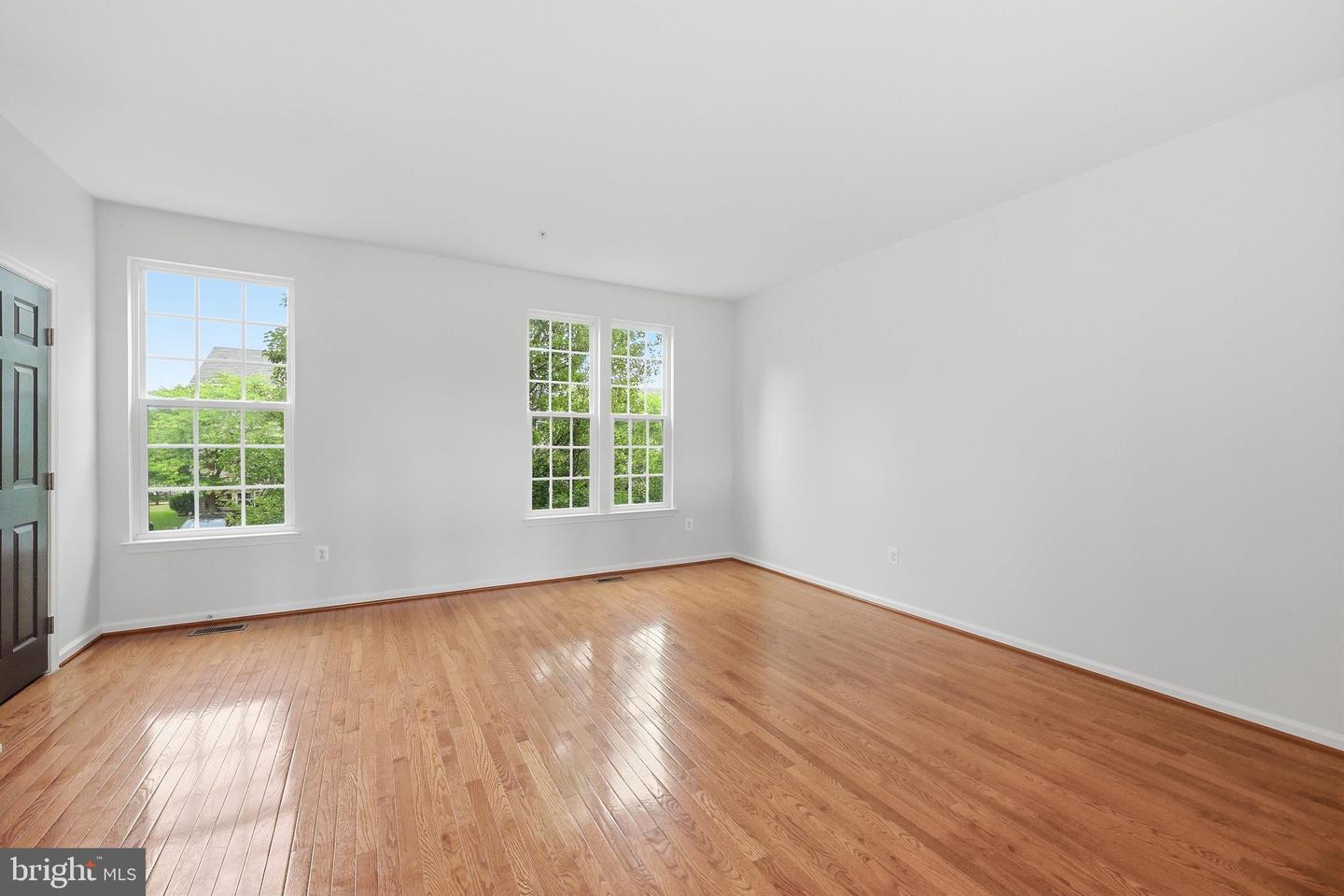 2075 Spring Run Cir Property Photo 9