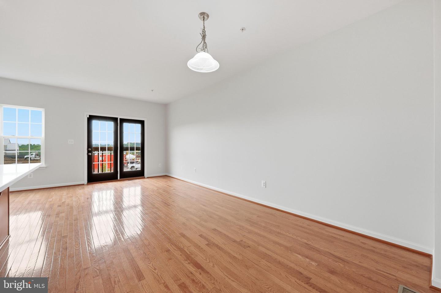 2075 Spring Run Cir Property Photo 13