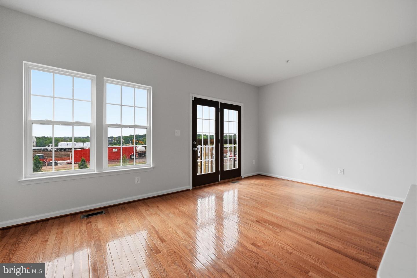 2075 Spring Run Cir Property Photo 24