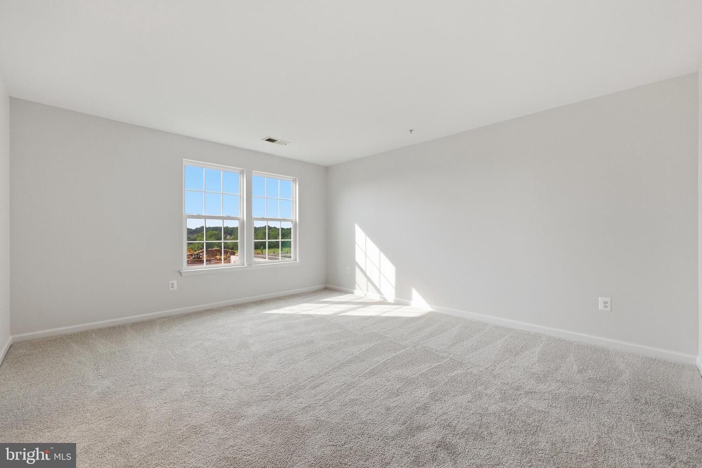 2075 Spring Run Cir Property Photo 27