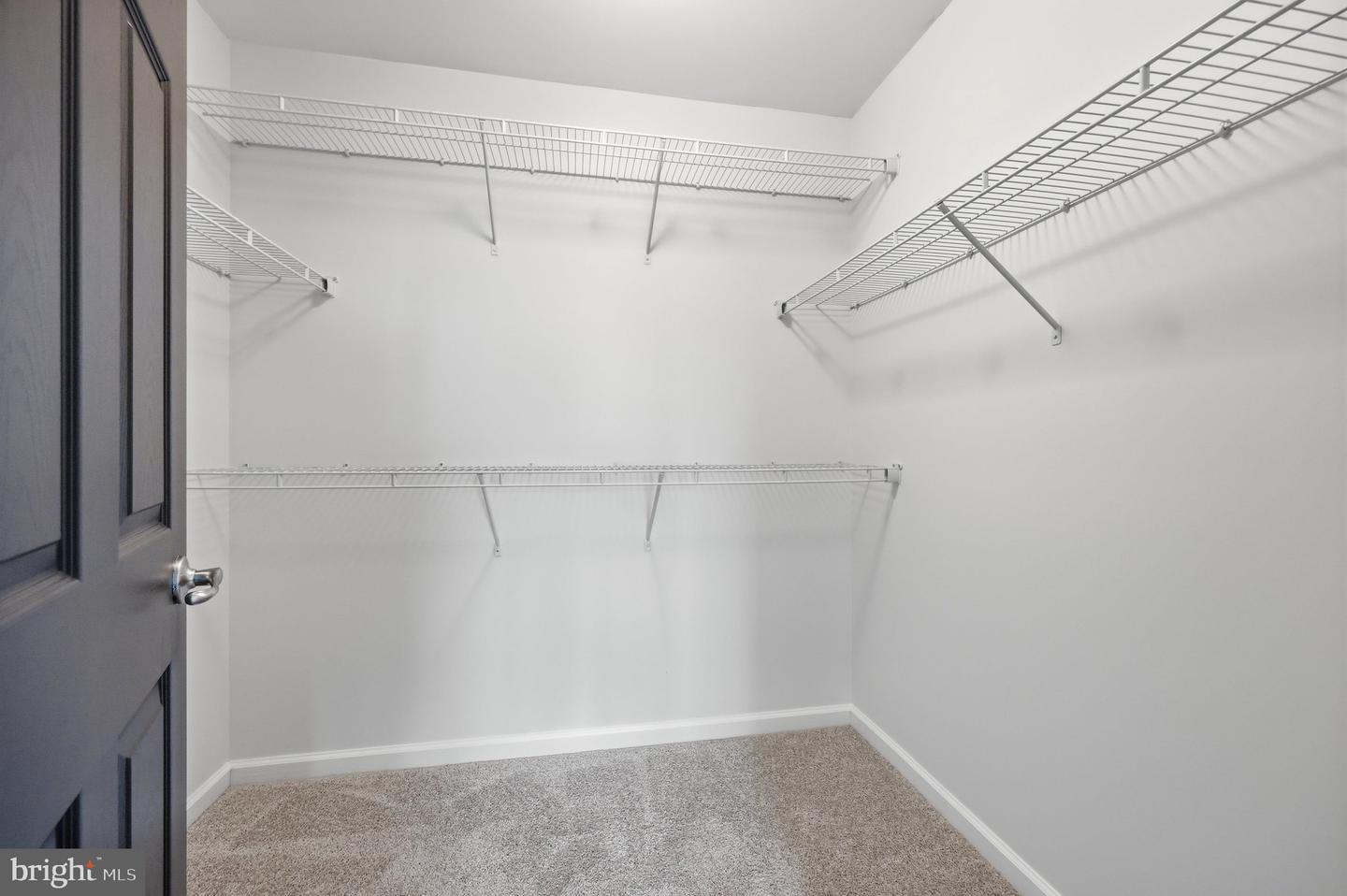 2075 Spring Run Cir Property Photo 32