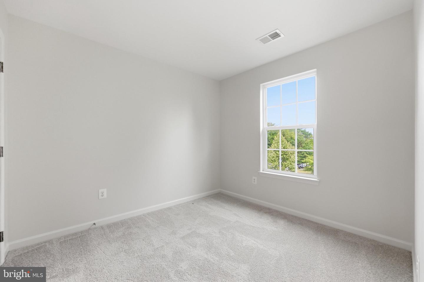 2075 Spring Run Cir Property Photo 33
