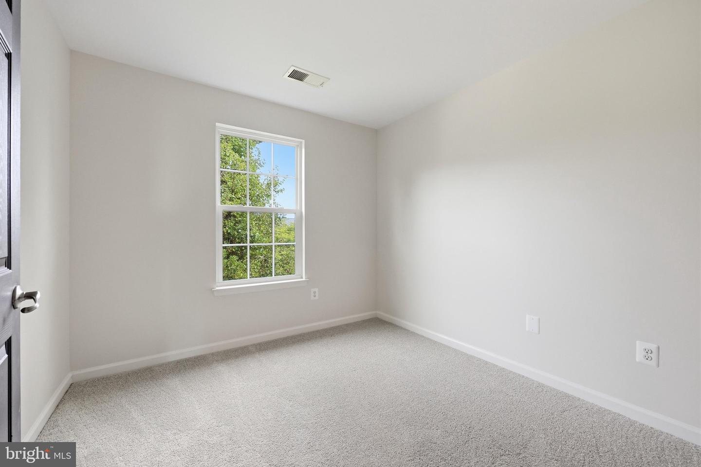 2075 Spring Run Cir Property Photo 34