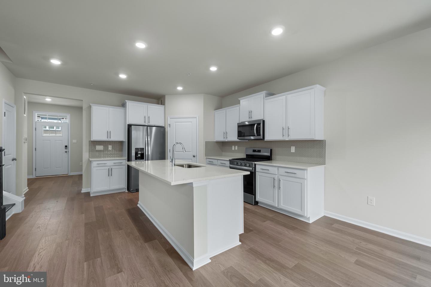 467 Ensemble Way Property Photo 5
