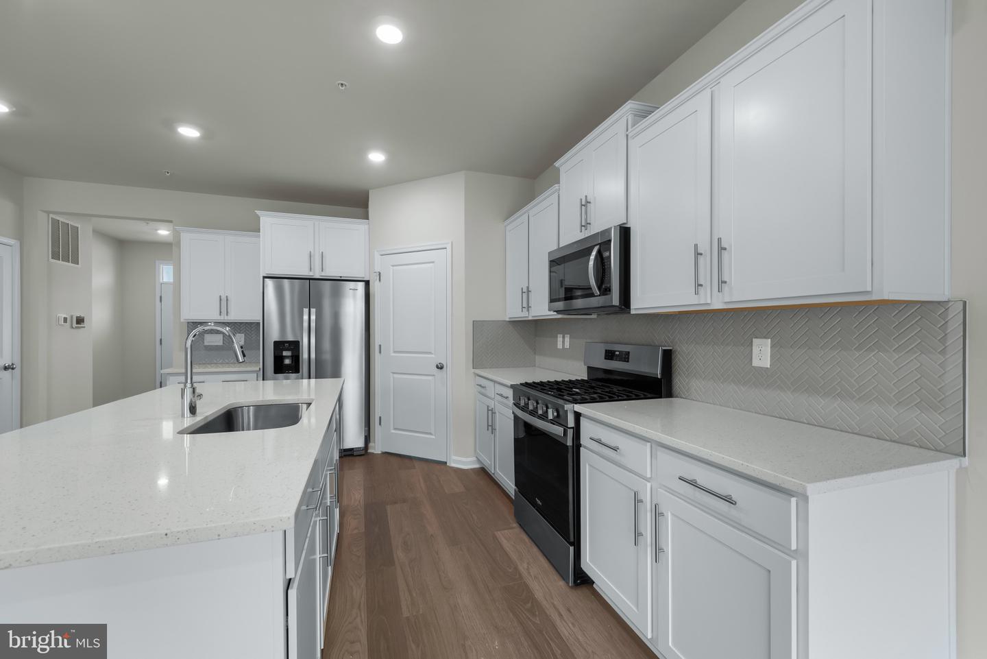 467 Ensemble Way Property Photo 6