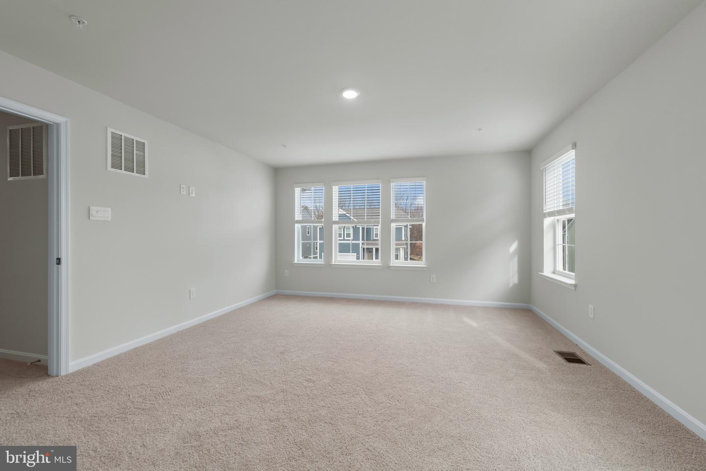 467 Ensemble Way Property Photo 23