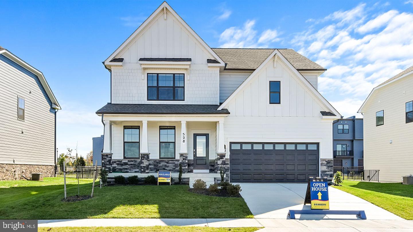 469 ENSEMBLE WAY Property Photo 1