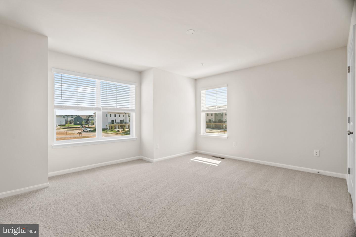 469 Ensemble Way Property Photo 26