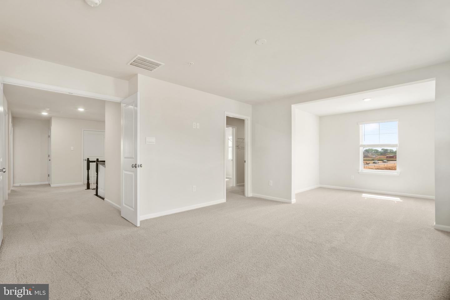 469 Ensemble Way Property Photo 39