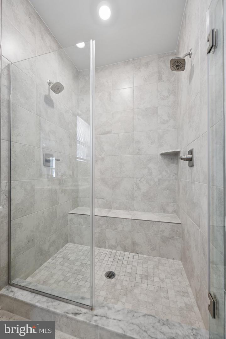 MDFR2084650 Property Photo 37