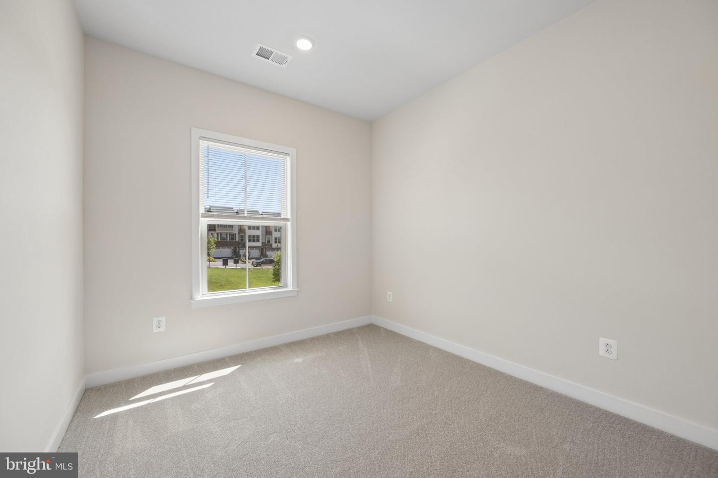 MDFR2084650 Property Photo 38