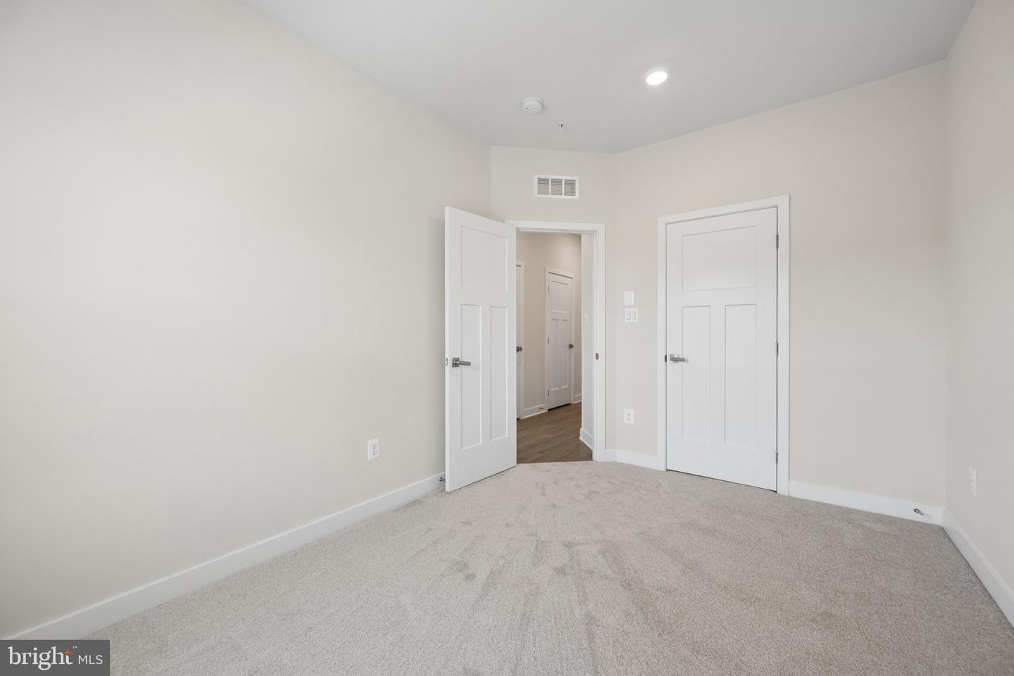 MDFR2084650 Property Photo 41
