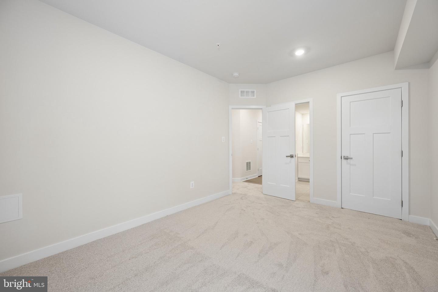 MDFR2084650 Property Photo 49