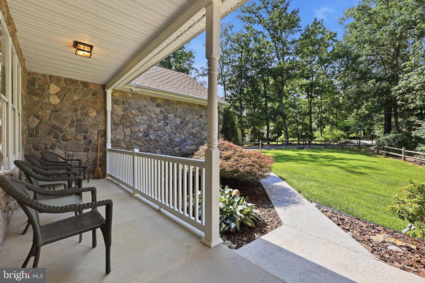 10029 Pine Tree Rd Property Photo 4