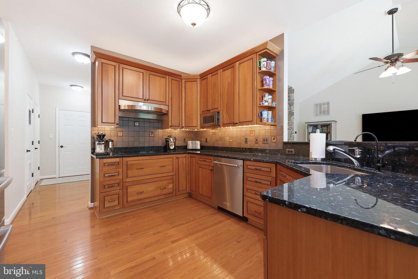 10029 Pine Tree Rd Property Photo 16