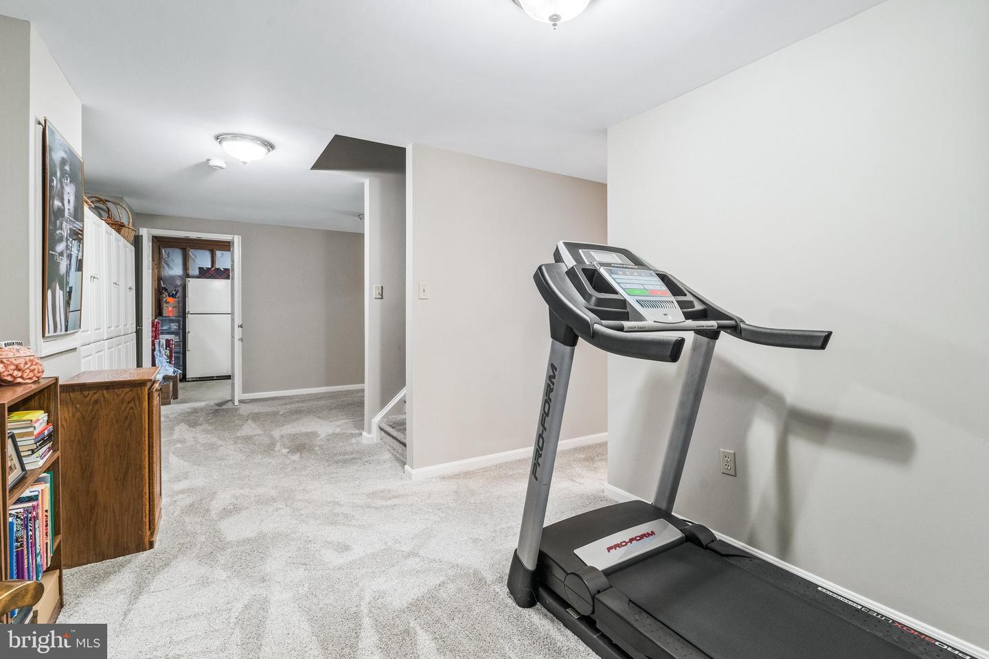 2214 W Greenleaf Dr Property Photo 48