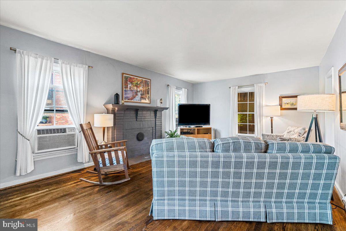 1606 N Market St Property Photo 5
