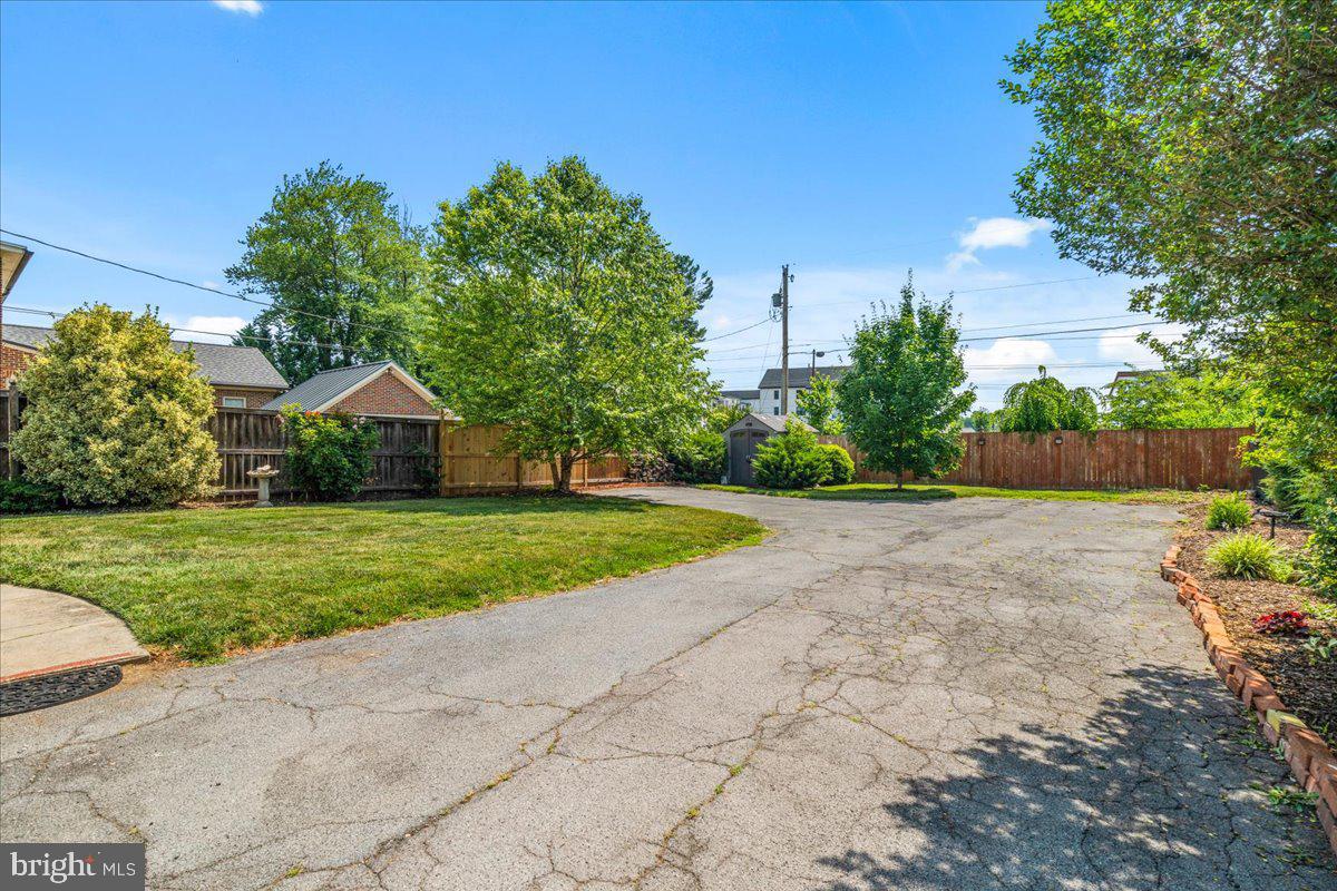 1606 N Market St Property Photo 45