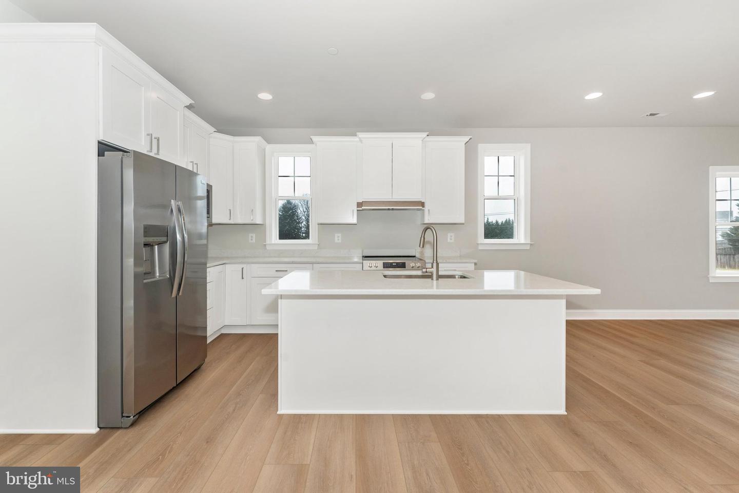 406 W Green St #a Property Photo 6
