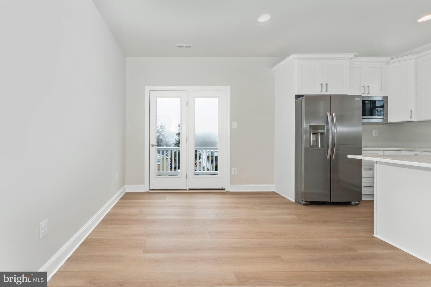 406 W Green St #a Property Photo 7