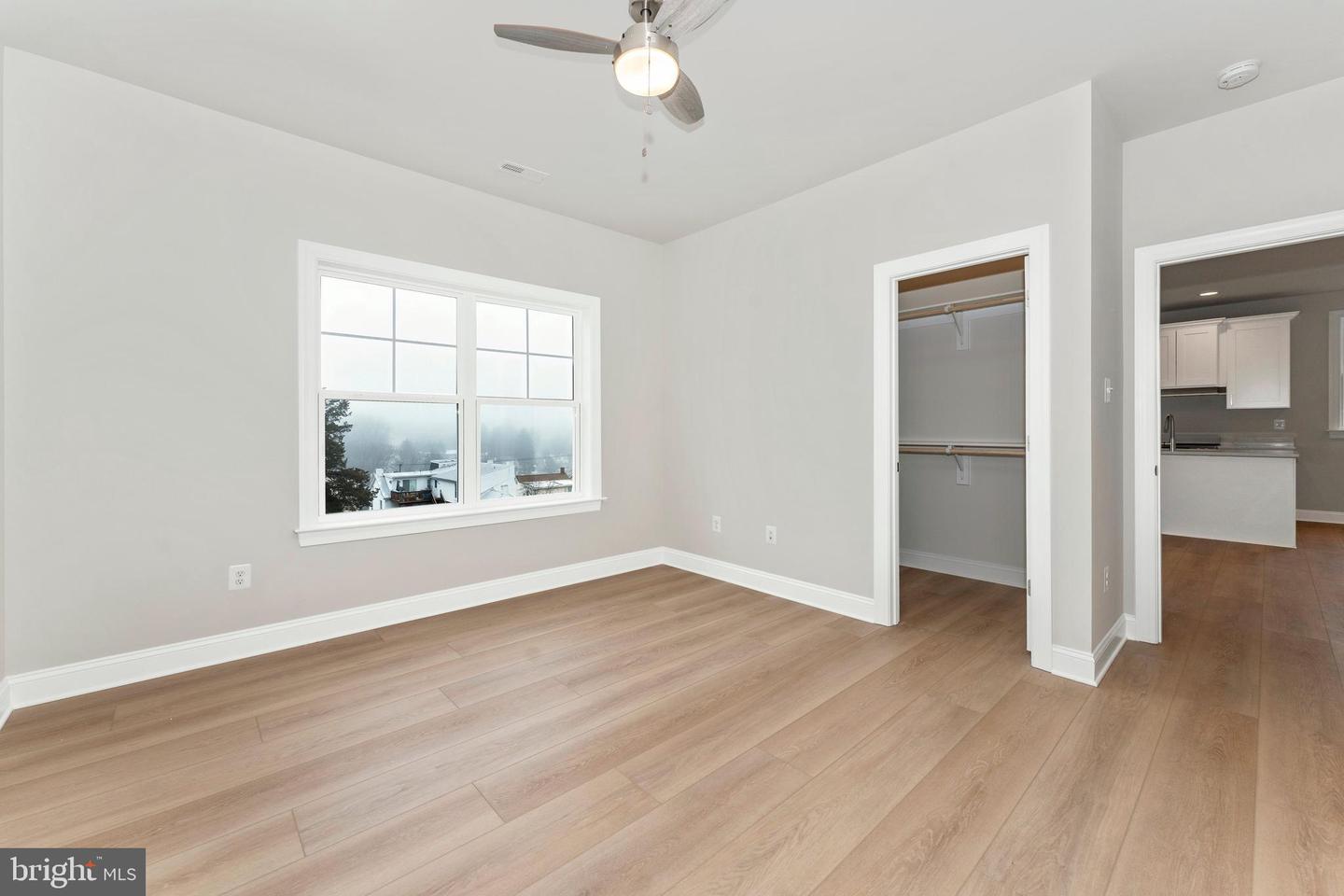 406 W Green St #a Property Photo 10