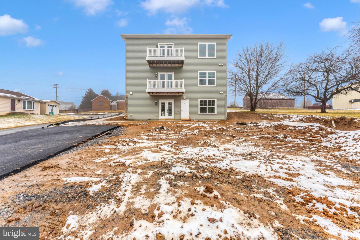406 W Green St #a Property Photo 13