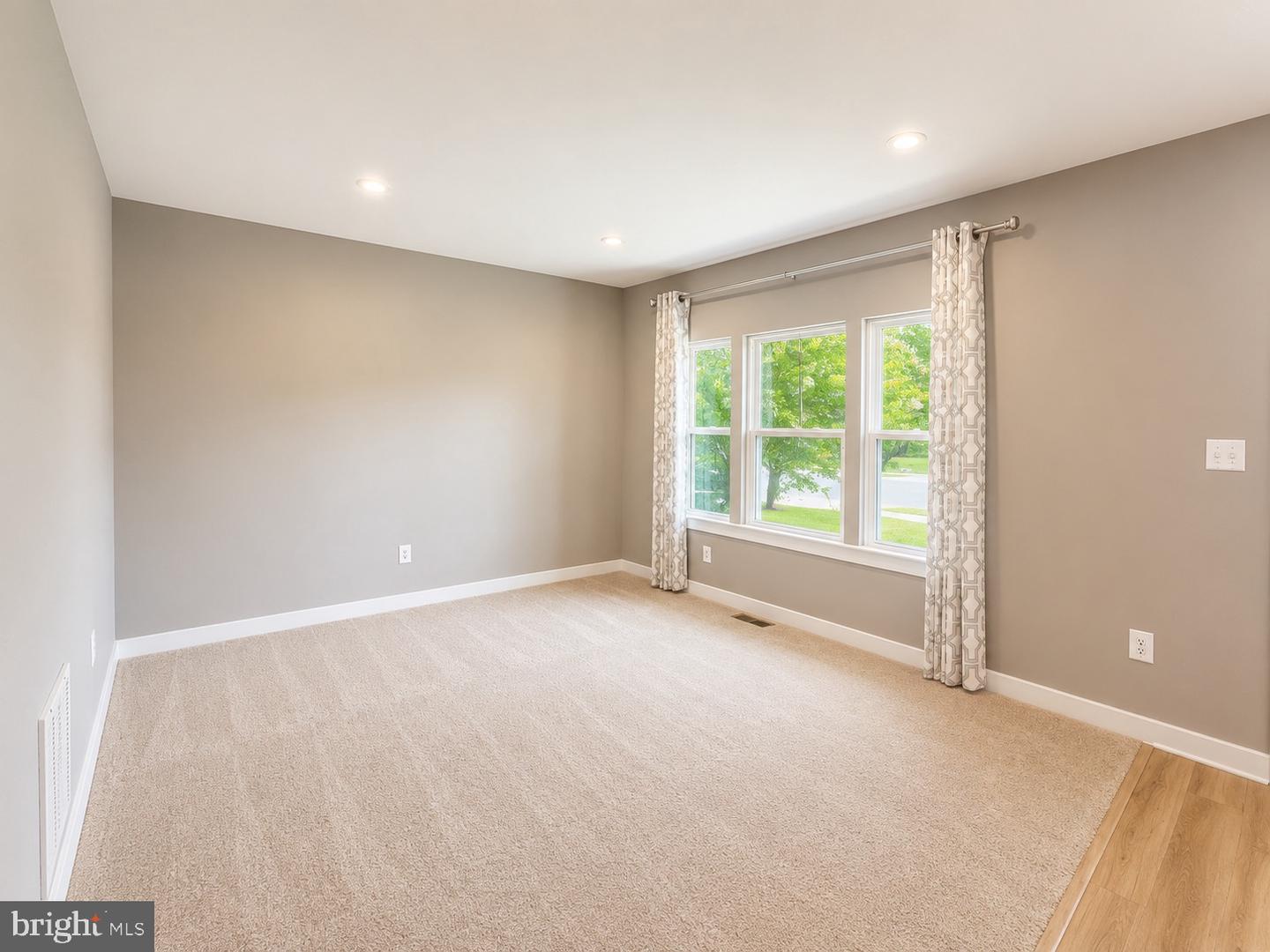 6809 Ballenger Run Blvd Property Photo 3