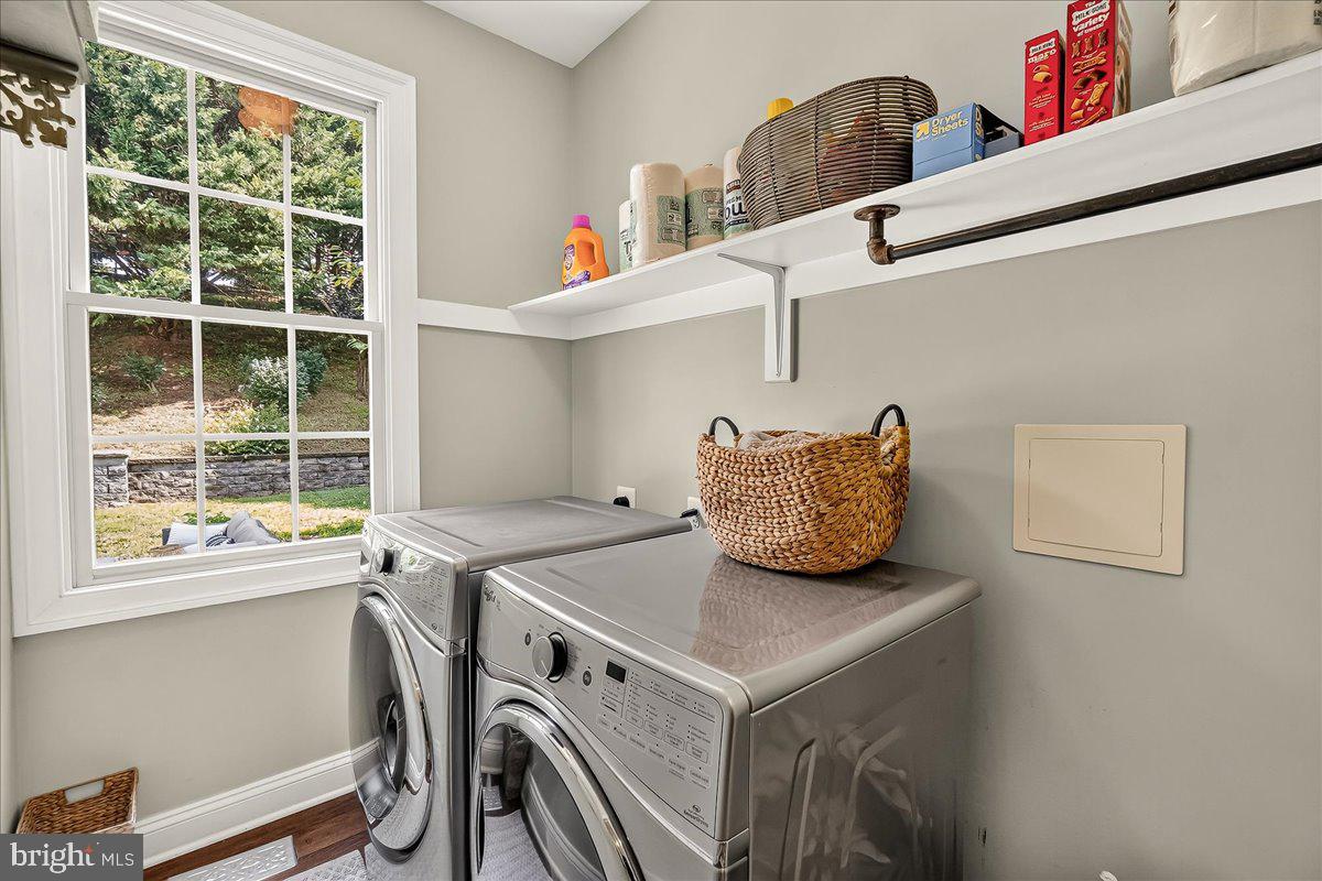 11204 Yardley Pl E Property Photo 19